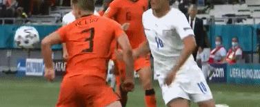 德里赫特红牌改变战局,荷兰队德里赫特失误