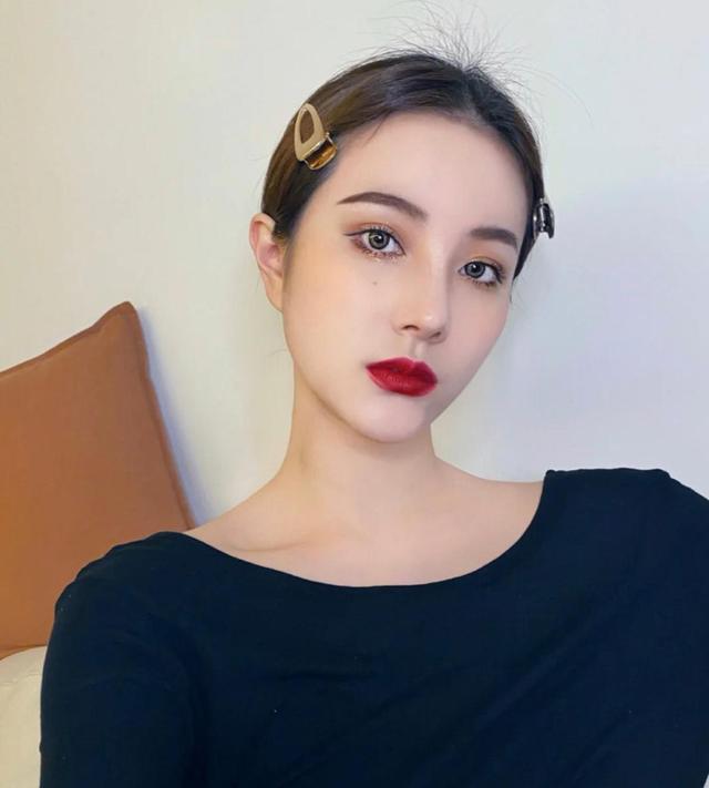 阿玛尼哪个颜色的口红最好看,为什么说阿玛尼是最好的