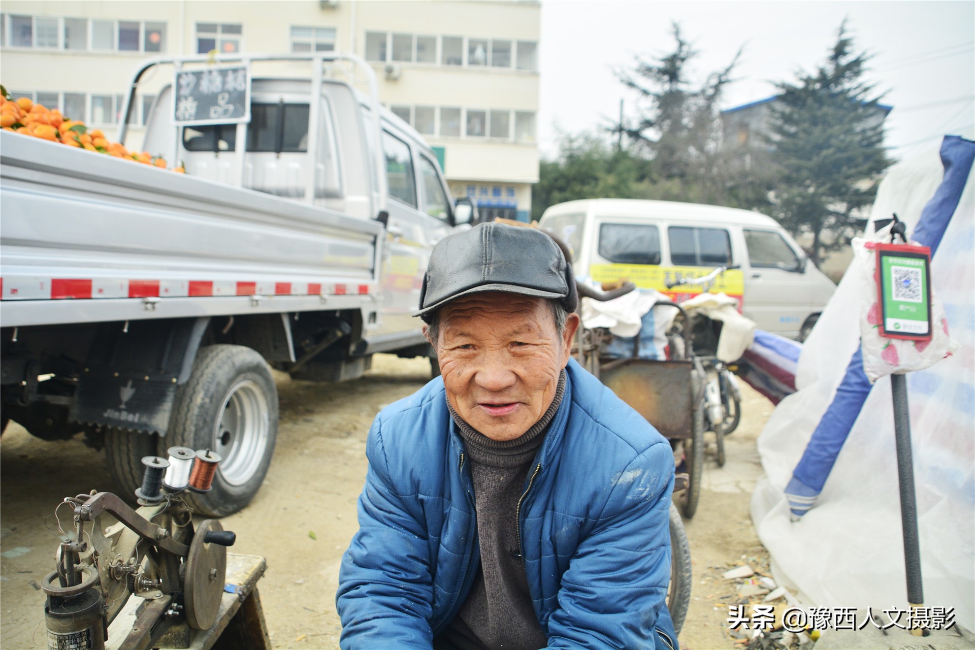 农村包工头捡到一把锋利小刀,转行修皮鞋,30年熬走6位老师傅