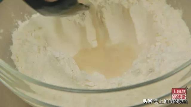 煎饼怎么做好吃又简单又方便,饭店海蛎煎饼正宗做法