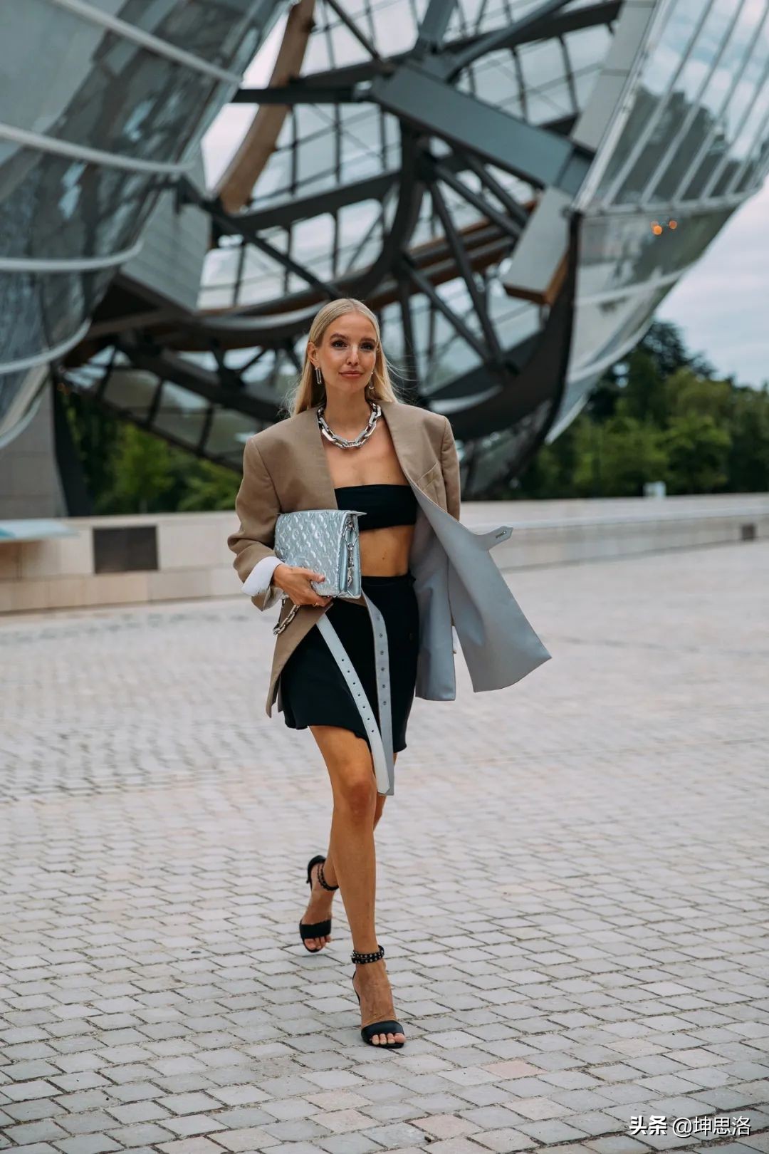 巴黎时装周的最佳街头穿搭风格,2020春夏时装周穿搭灵感指南