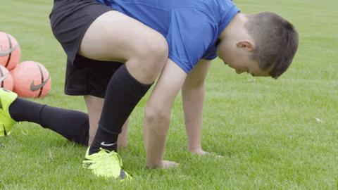 鹿晗踢球什么水平虎扑,鹿晗参加足球问答