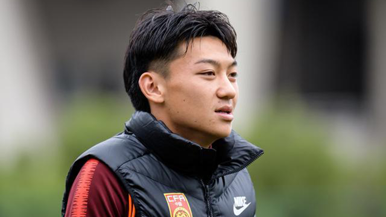 恭喜！国奥大腿重磅加盟，四国赛上打出世界波，腿部肌肉强到爆炸