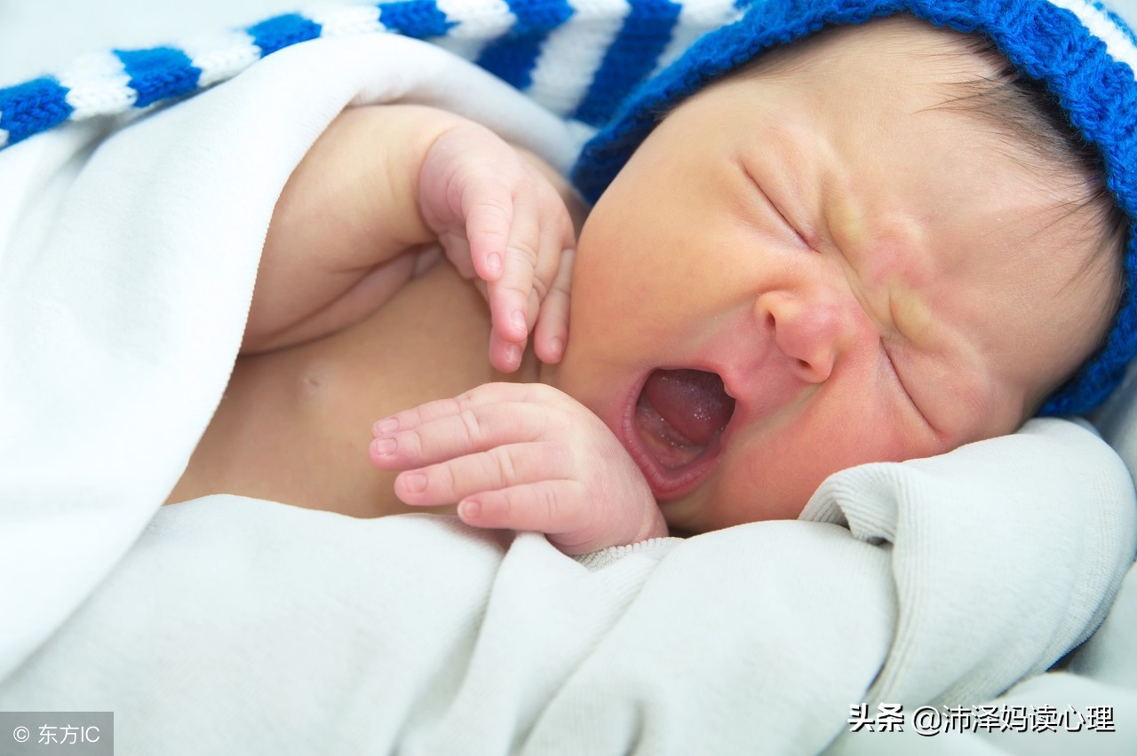 宝宝缺钙哭闹是怎么回事,婴儿经常哭闹是缺什么
