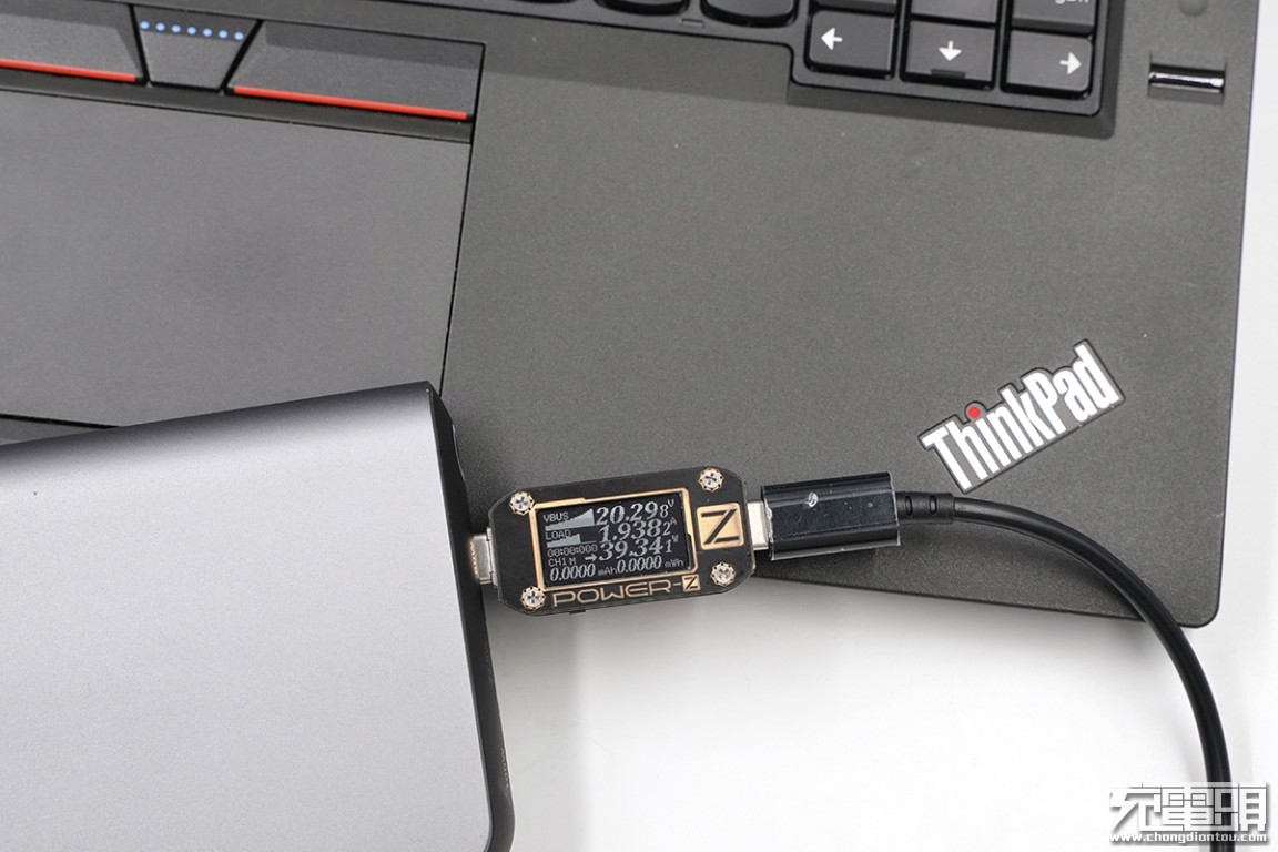 绿巨能22.5瓦充电器,绿巨能18w移动电源评测