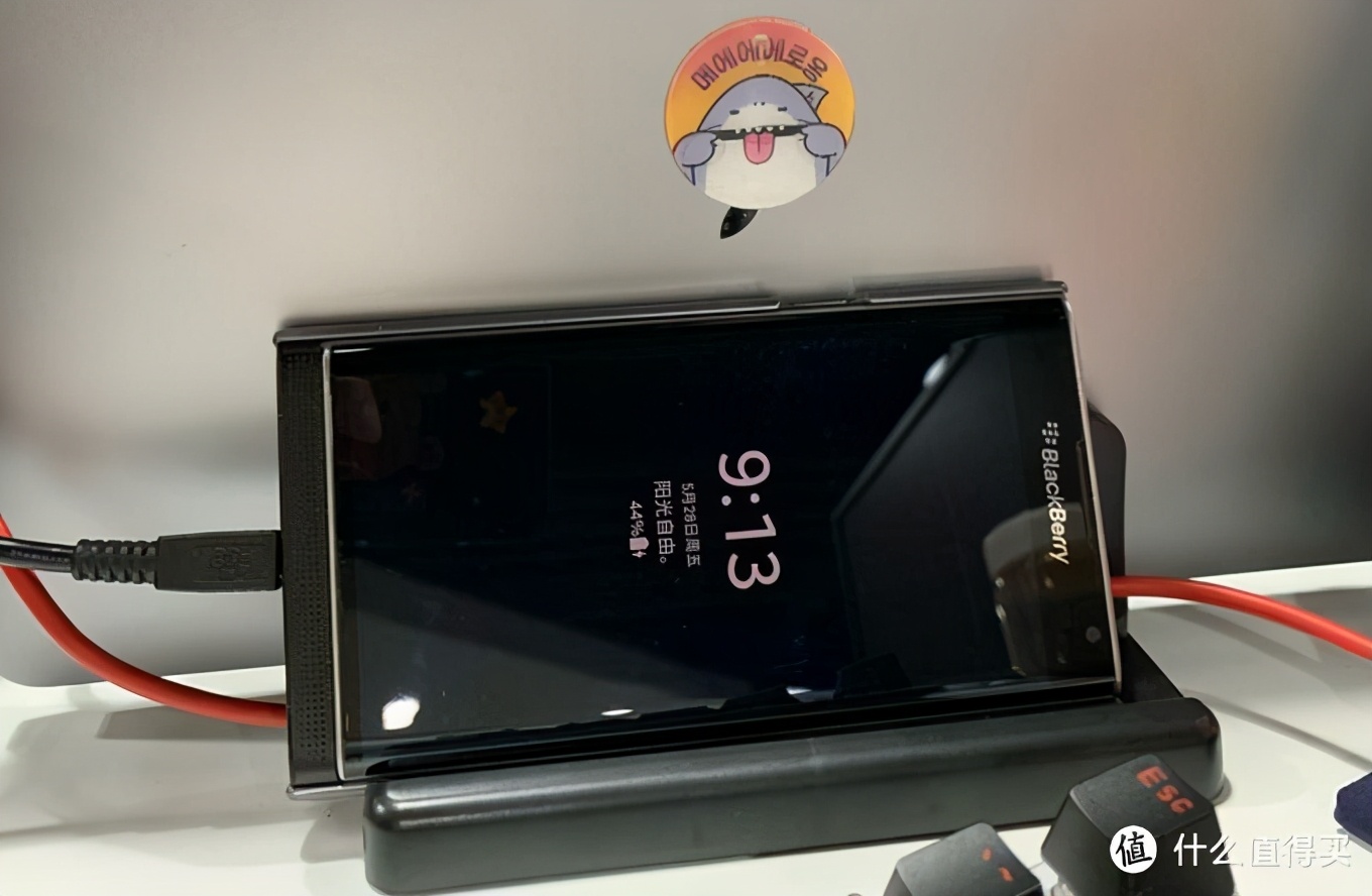 全键盘滑盖手机,黑莓键盘全面屏