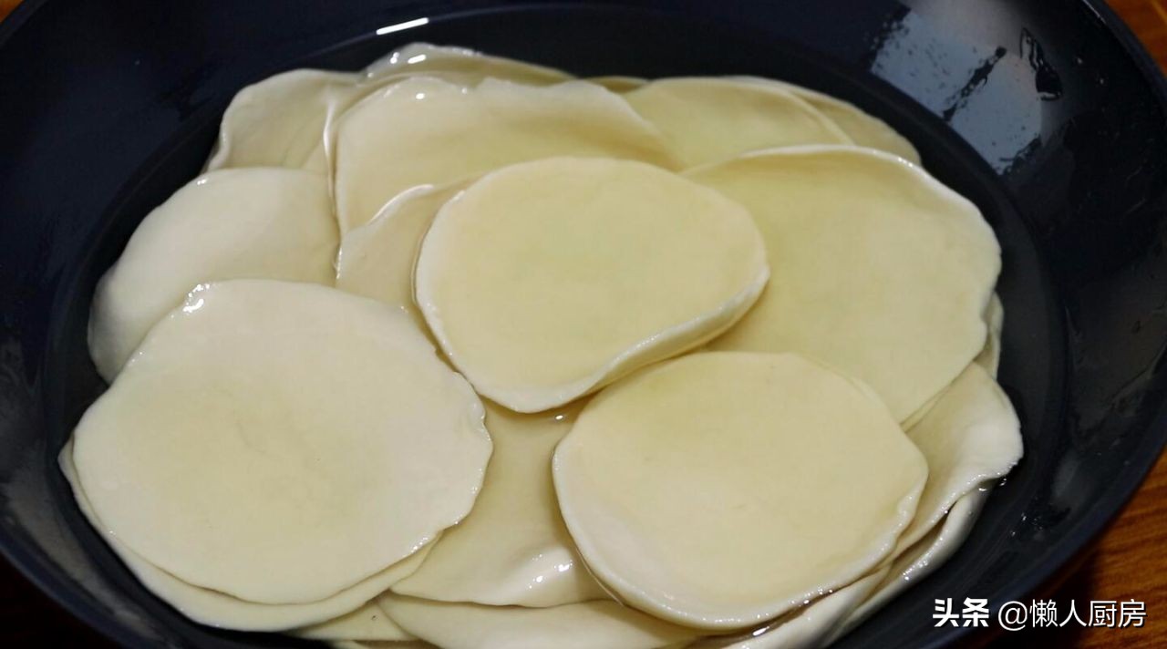 最简单的薄饼皮做法,薄饼的做法用什么面粉