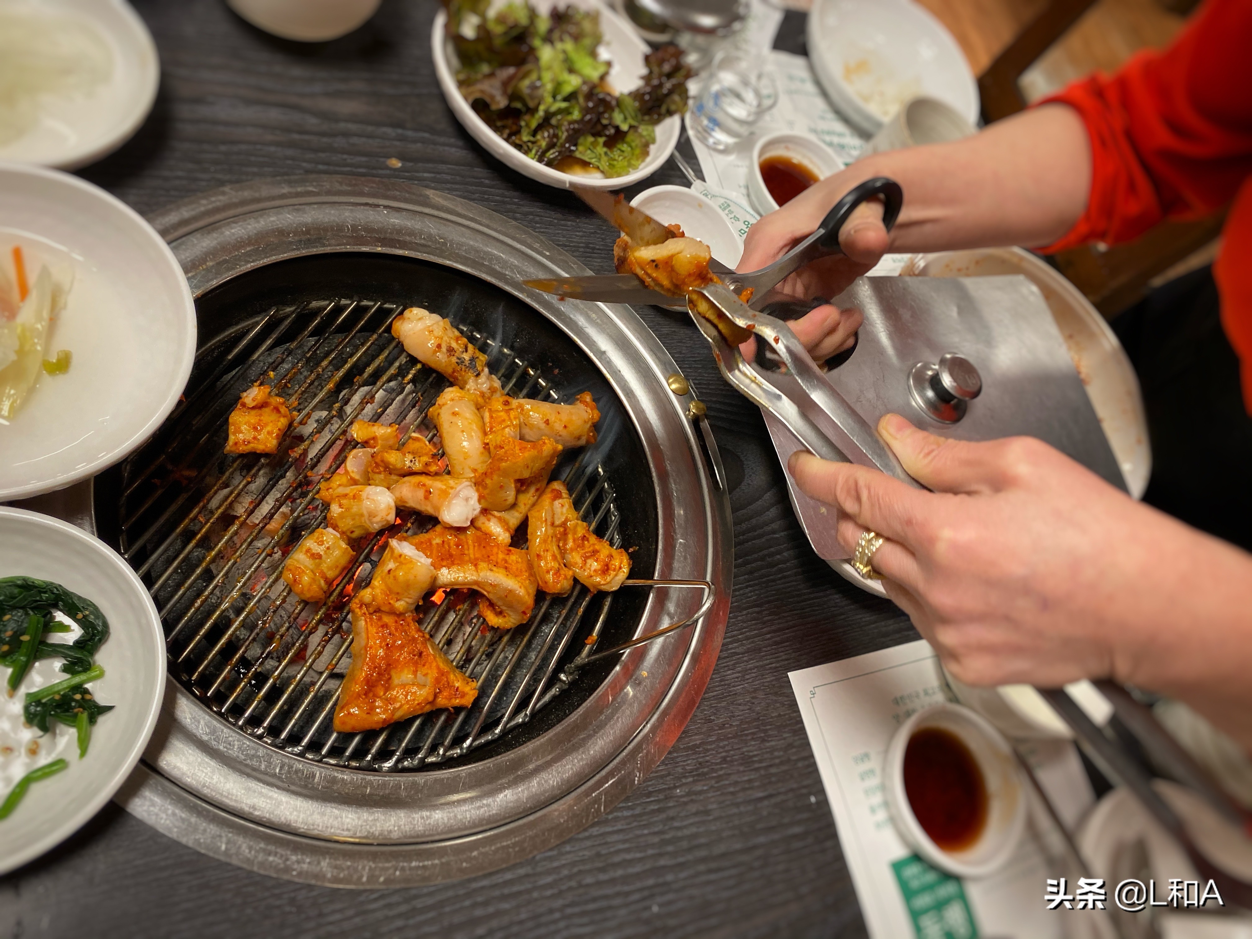 首尔：乙支路的烤内脏专卖店，前韩国总统的老相好