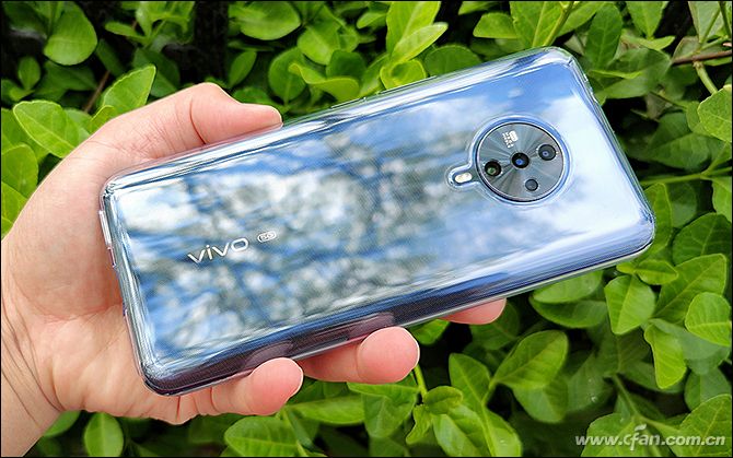 vivos6手机值得入手吗,vivos6靓丽外观年轻人5g手机