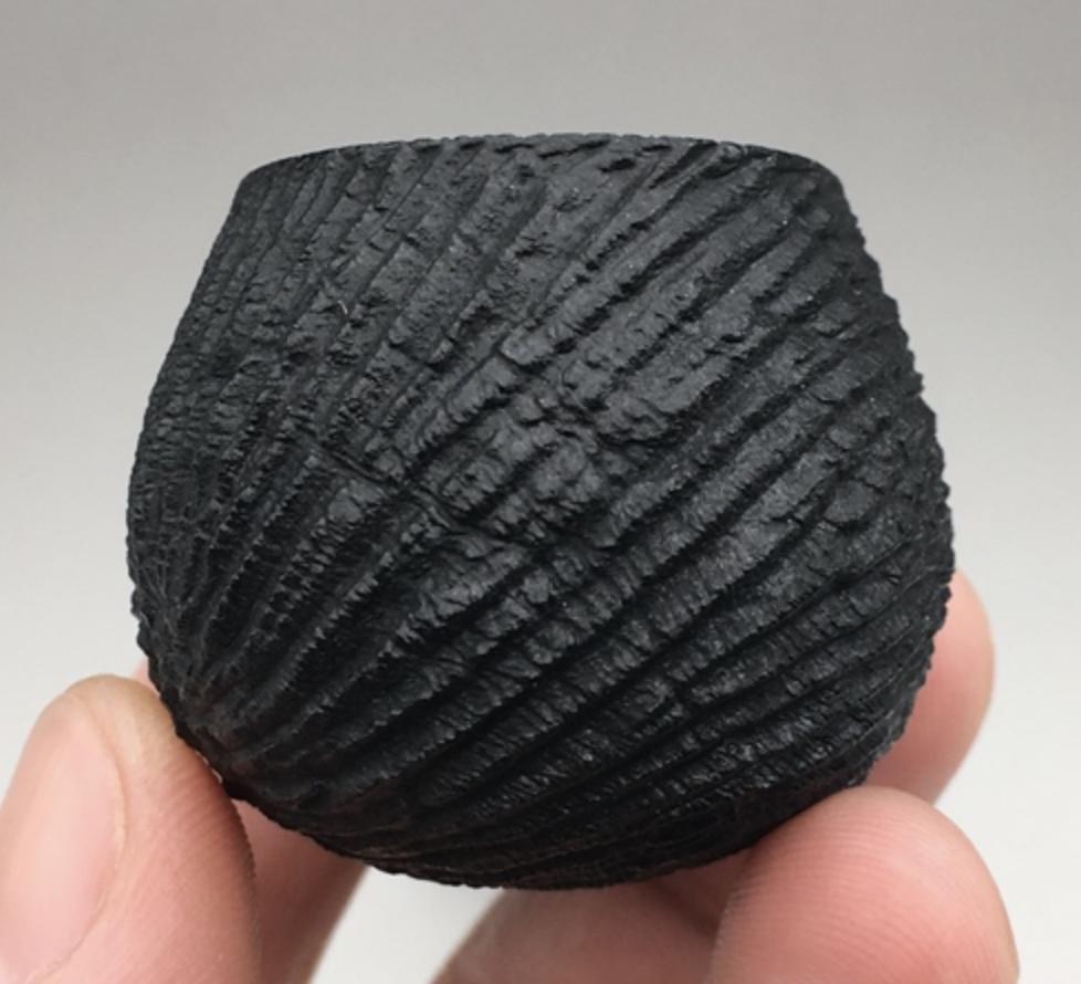 调味草适合什么材质的烟斗 (什么样式的烟斗抽什么样的草)