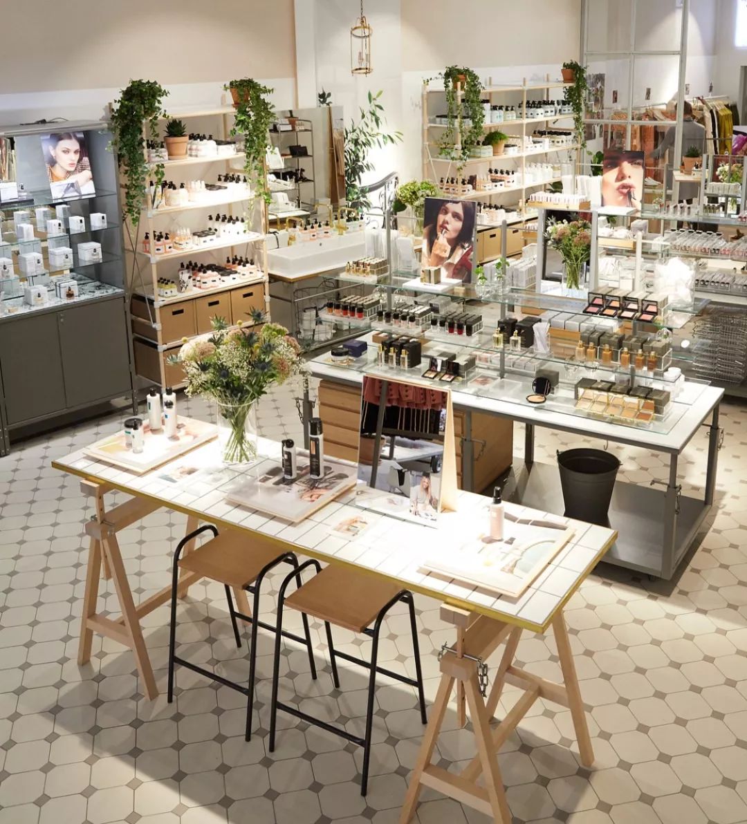 现在彩妆流行趋势图表,zara新款2023彩妆