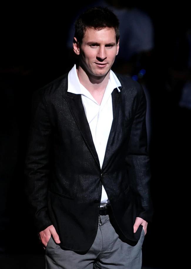 女朋友爱足球？这有一份贴心男友专属的七夕节保命攻略