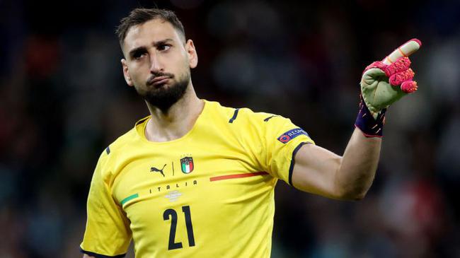 朗德罗：盖伊是大器晚成的中场大师，我告诫多纳鲁马别着急