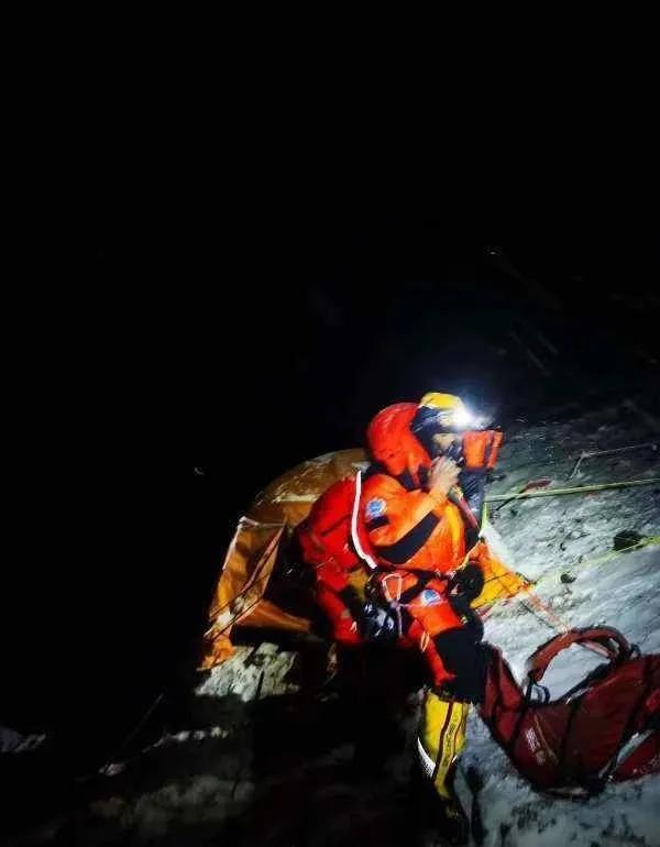 跑向沙9|国测队登顶背后的装备力量——凯乐石