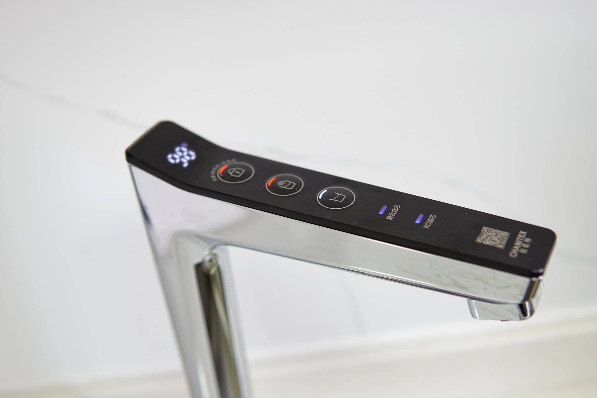 房价那么贵一点也不能浪费,台面净热一体净水机测评