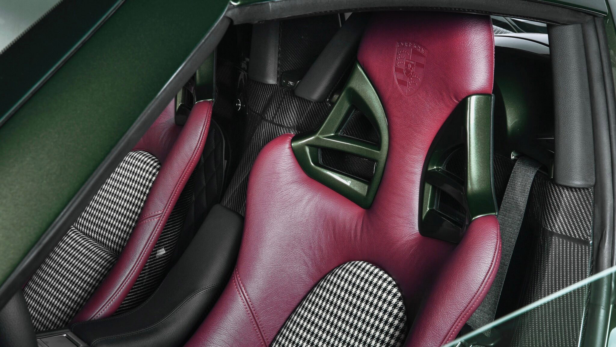 保时捷911与718跑车的区别,保时捷911turbos992敞篷跑车