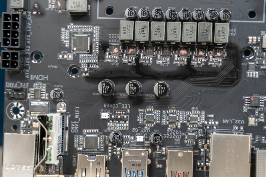 技嘉z490aorusproax主板多大,技嘉z490aorusproax是超级雕吗