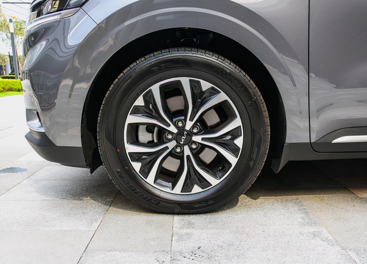 起亚嘉华纯电,起亚嘉华的2.0t和8at变速箱怎么样