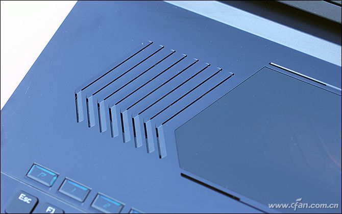 宏碁掠夺者刀锋900,宏碁掠夺者刀锋900的键盘感受