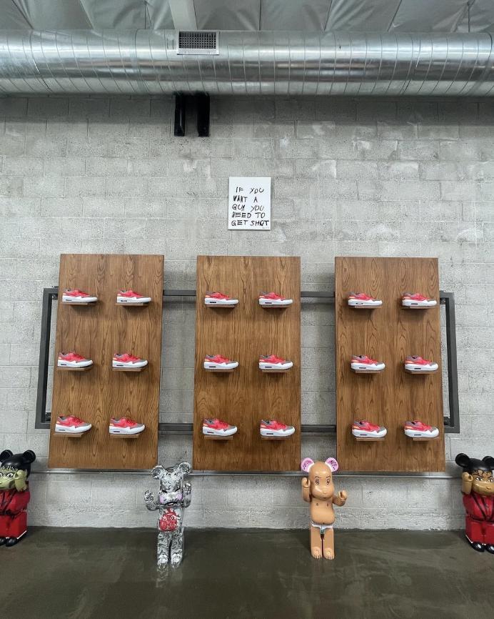 陈冠希一家穿亲子装合影,陈冠希光棍节晒全家照