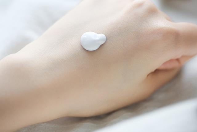 不会假白的素颜霜，涂完你也能去参加101了