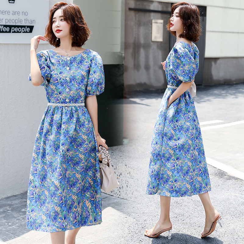 微胖女生连衣裙夏季显瘦大摆遮肉,复古风微胖遮肉连衣裙