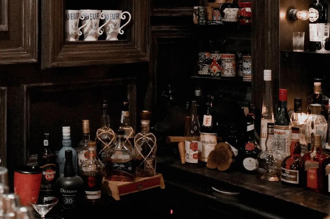 在上海的天花板酒吧“闯关”,喝到第五杯我悟了