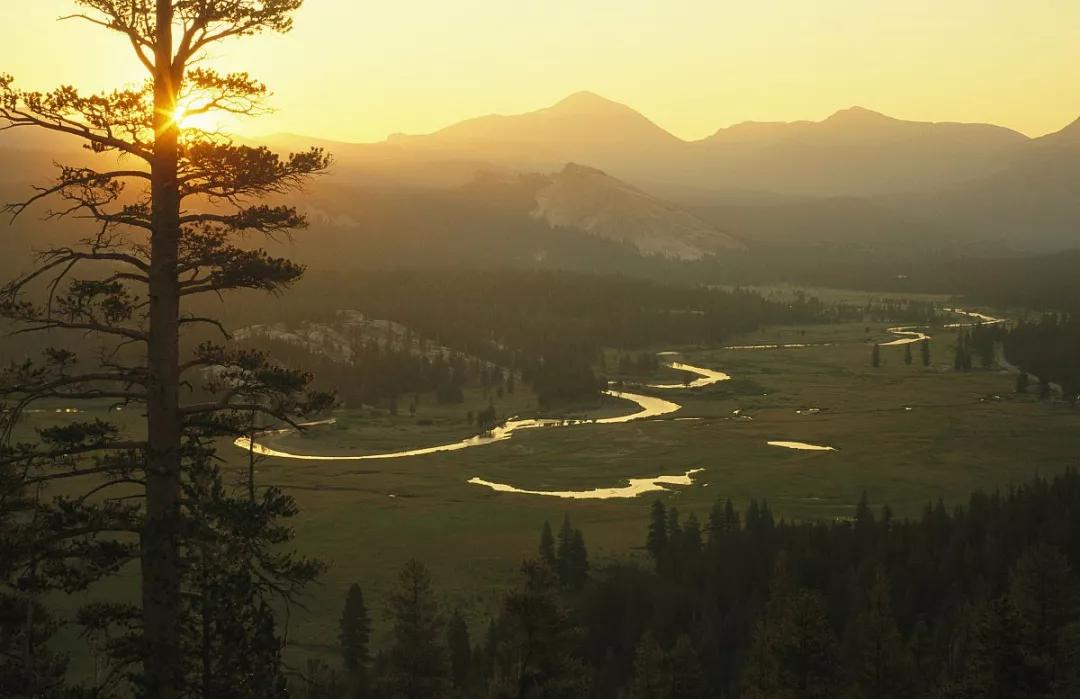 加拿大简介视频,加拿大大山简介