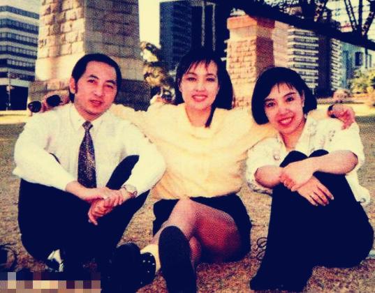 刘晓庆与同母异父妹妹相伴60年,刘晓庆与妹妹相伴60年