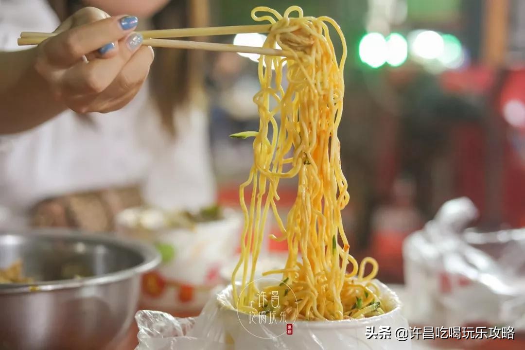 许昌学院南门好停车吗,许昌学院南门附近美食