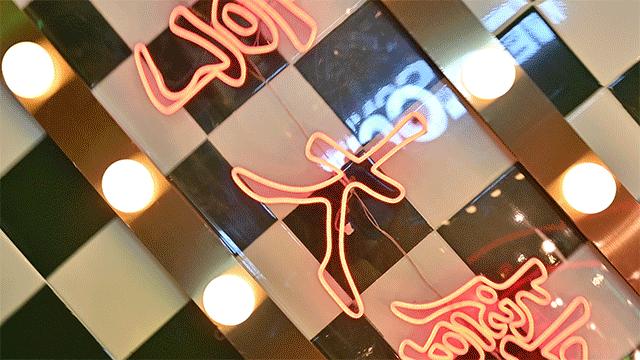 使徒行者同款冰室，现点现拉港奶，先抽盲盒才能喝