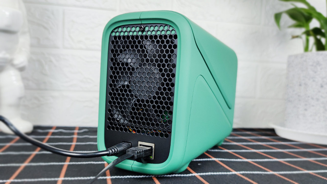 nas绿联dh2100跟极空间z2s对比,极空间z2pro和华为nas对比推荐