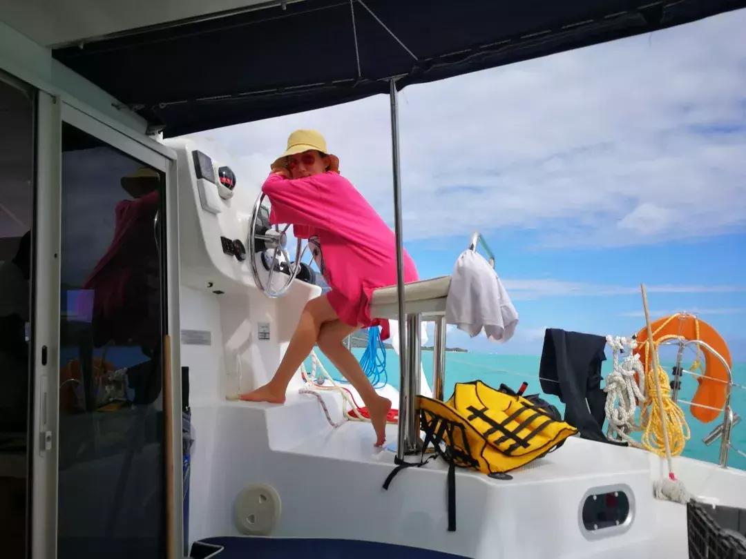 白本护照出境法国旅游免签吗,白本护照旅游去哪个国家比较好