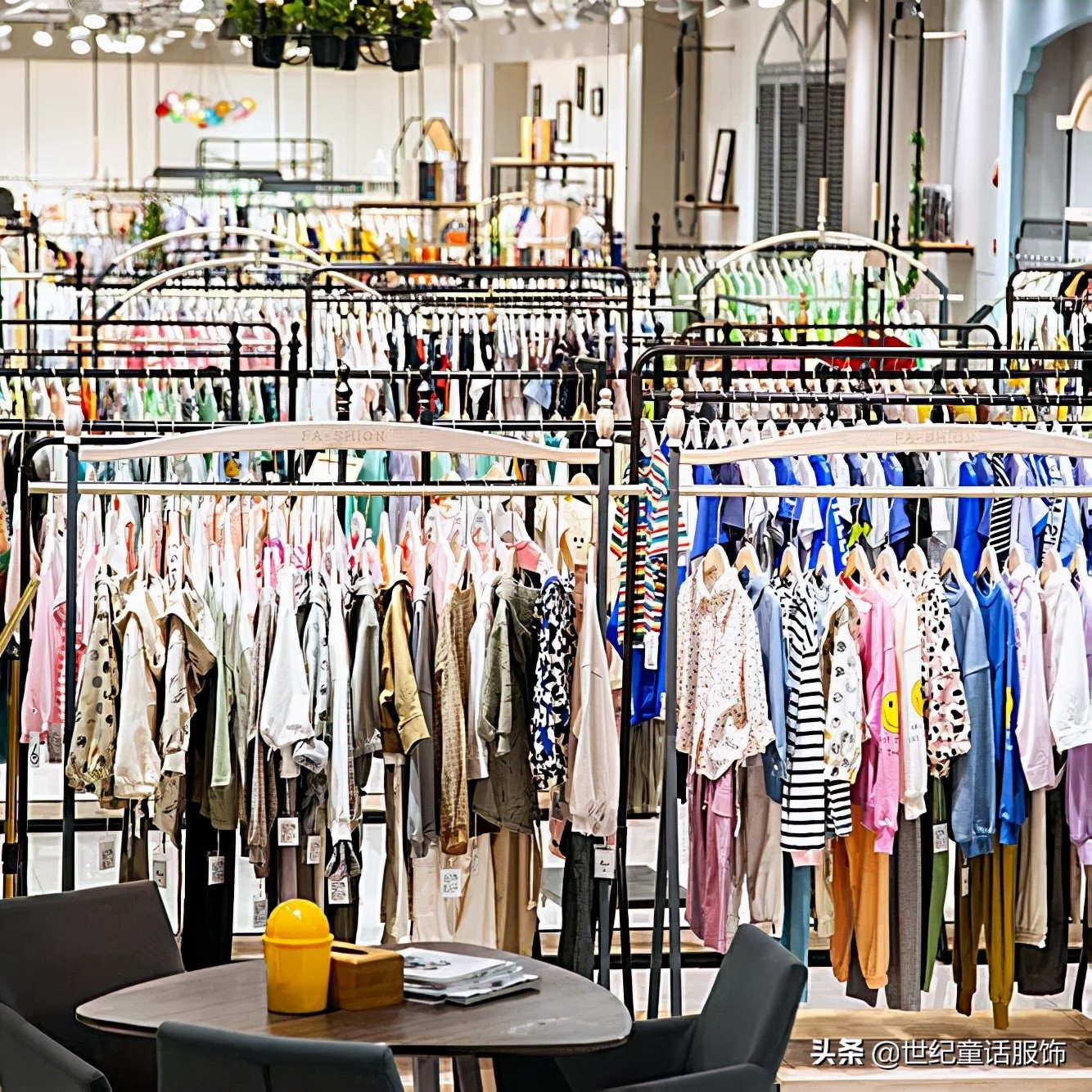 株洲本土平价童装加盟店免费铺货,童装加盟店10大品牌铺货