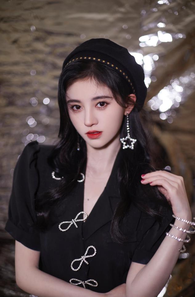 用贝雷帽时髦你整个秋冬,如何选择适合圆脸的贝雷帽