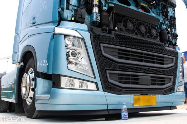 6×4带后提升，配VDS、VEB，带你体验沃尔沃FH顶配重卡