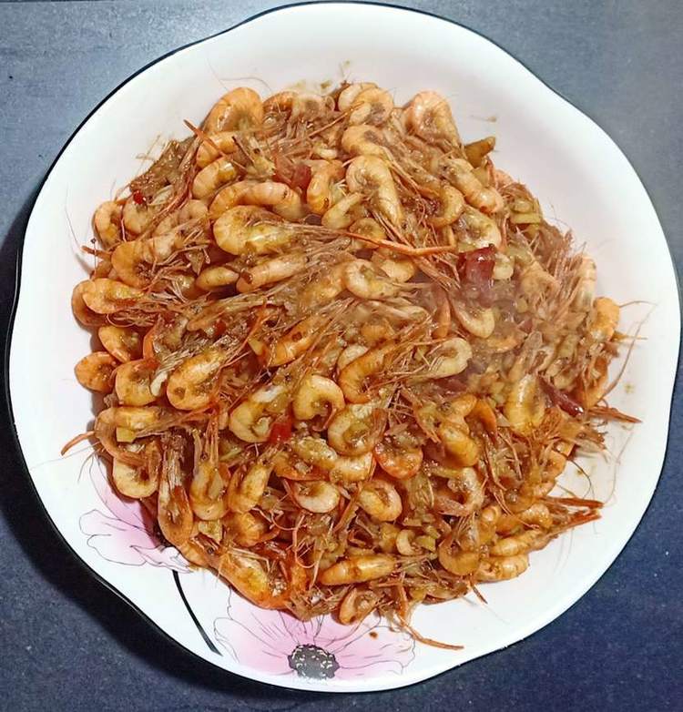 小河虾怎么炸又酥又脆配洋葱,小河虾怎么炸又酥又脆不回软