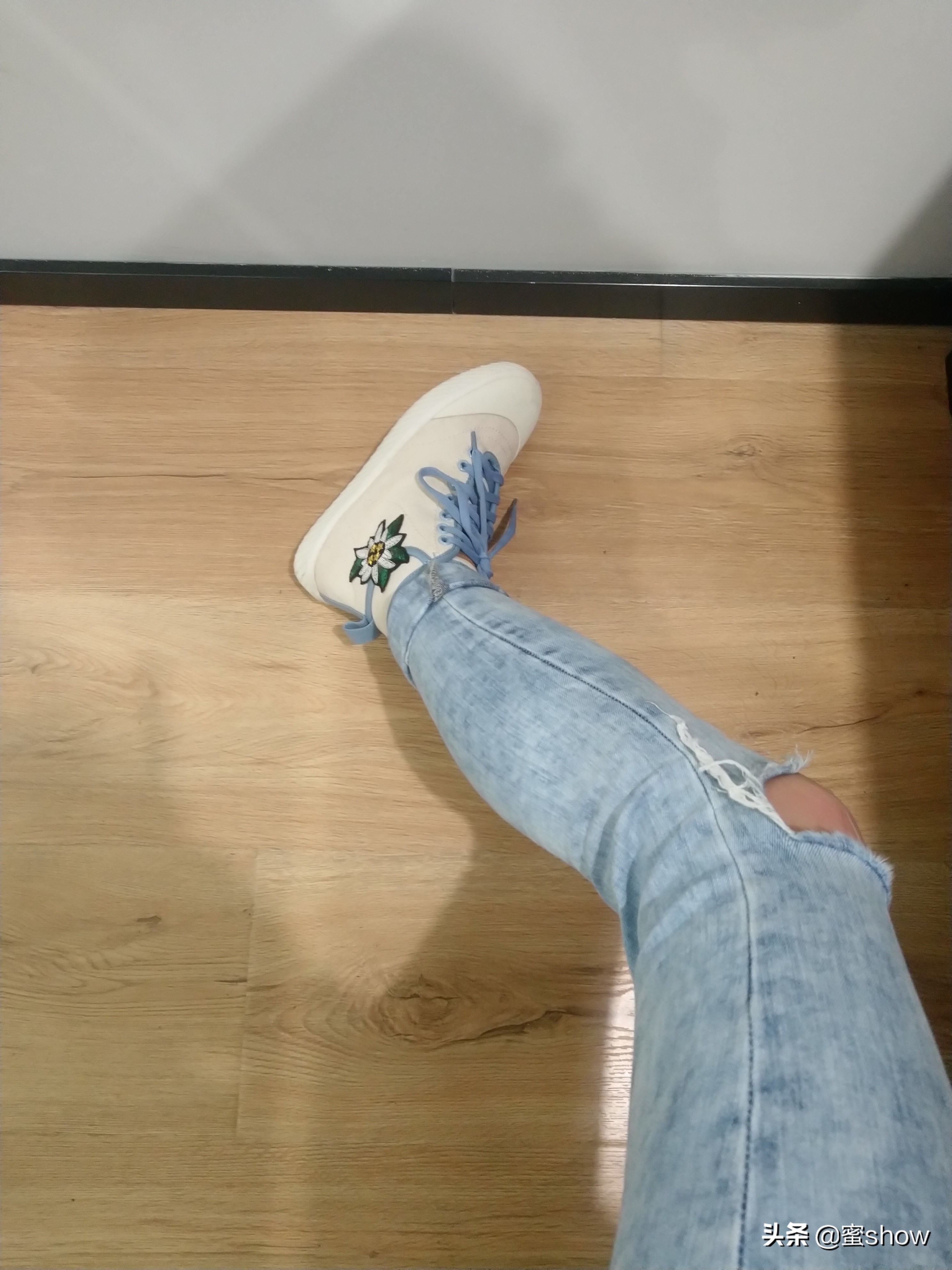 高跟鞋好硬磨脚怎么办,高跟鞋总磨脚趾头