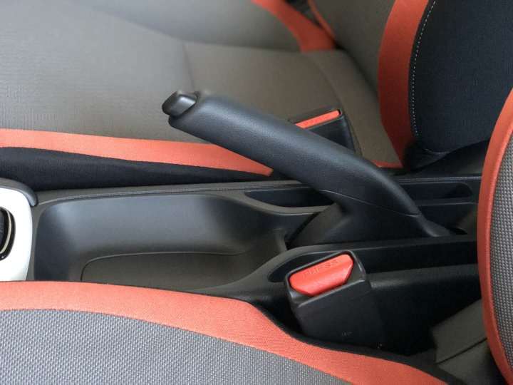 新飞度着车熄火,飞度等红绿灯起步