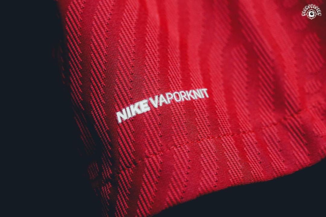 耐克利物浦球衣查正品,利物浦20-21赛季耐克外套