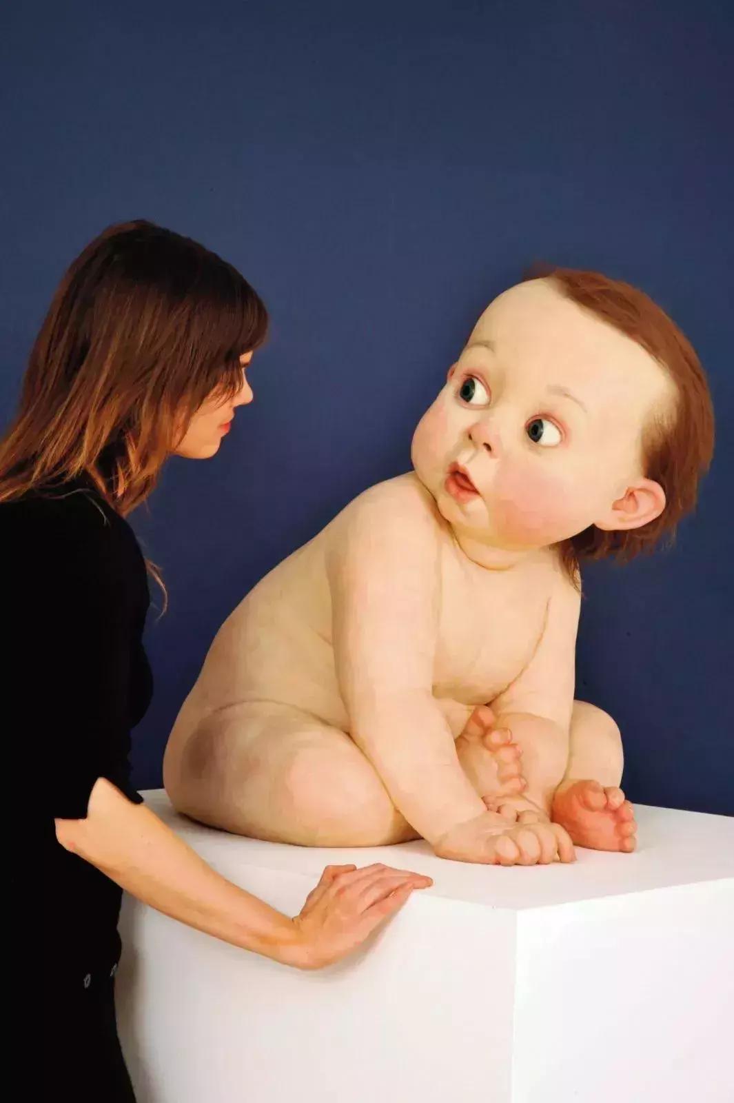 令人难以置信的活雕塑,逼真人脸雕塑视频