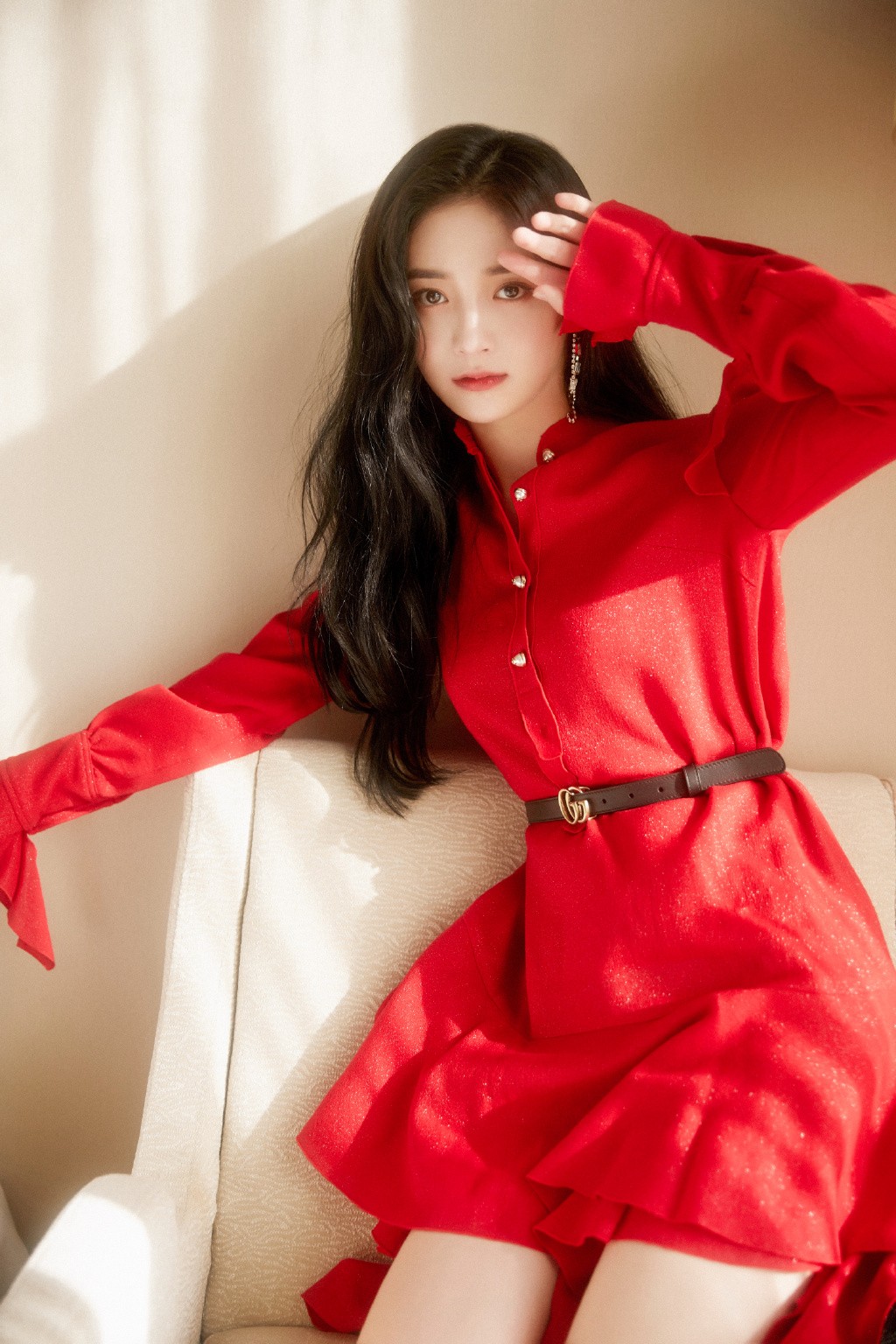 周洁琼穿基础款依旧美得与众不同,周洁琼穿高跟鞋跳舞视频