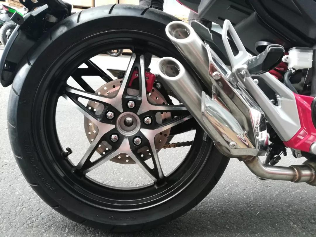 小排量单摇臂街车,大排量单摇臂街车