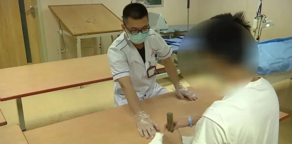 15岁少年为了打游戏每天只睡2小时，患上脑中风！别把青春挥霍在网游上