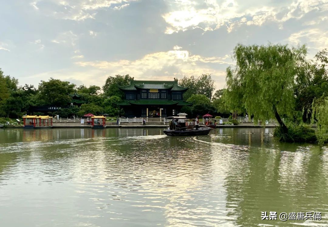 扬州｜垂杨不断接残芜，雁齿红桥俨画图