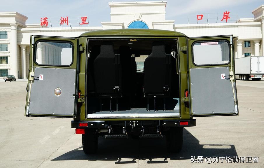 综合研判苏军UAZ-452型1吨级越野指挥车技战术（1）