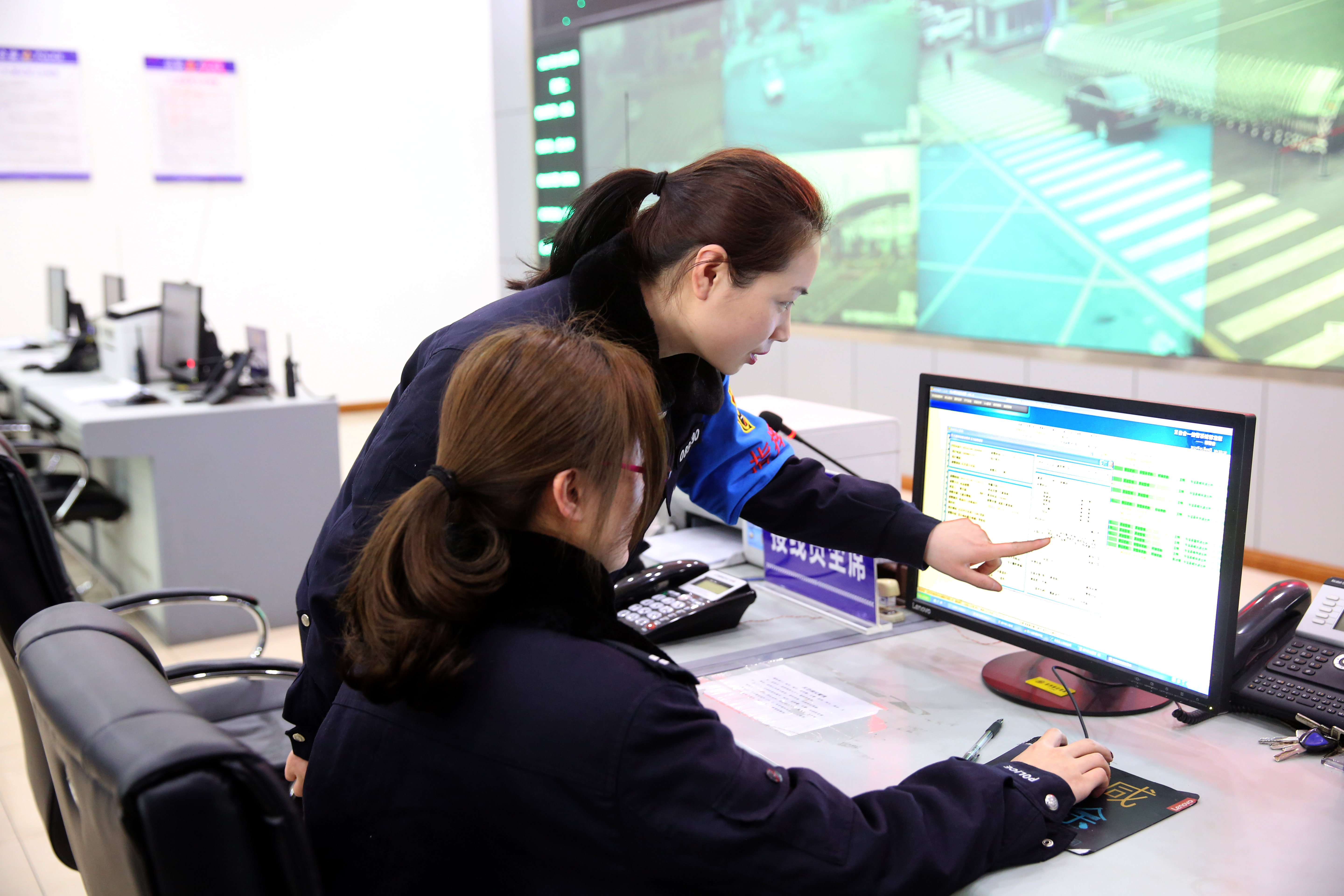 平安守护三八特辑丨乐至公安局指挥中心：平凡幕后的巾帼担当