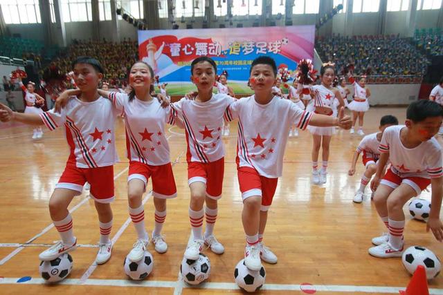 2018校园足球啦啦操,成都足球啦啦操比赛