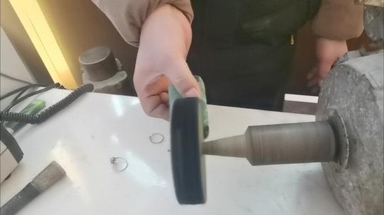 钻石戒指改圈过程一般多少天,黄金戒指圈戒小了如何改大