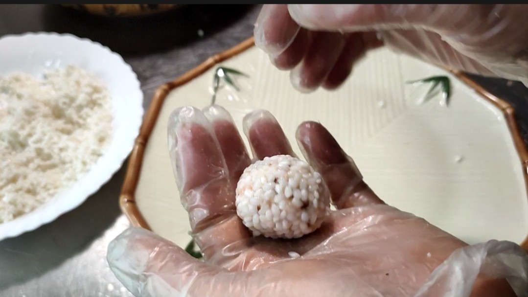 咸蛋黄珍珠肉丸做法,珍珠咸蛋黄肉丸